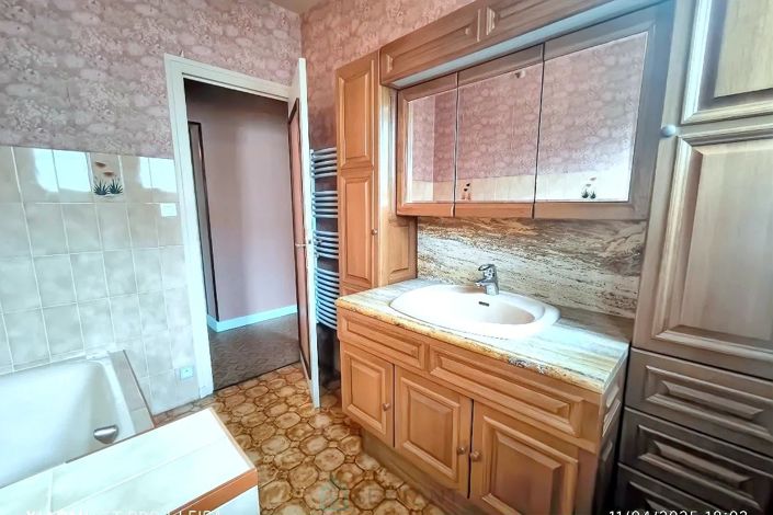 Image No.13-2 Bed House for sale