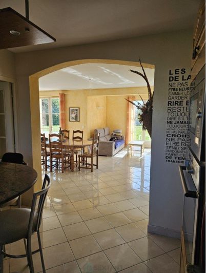 Image No.5-6 Bed House for sale