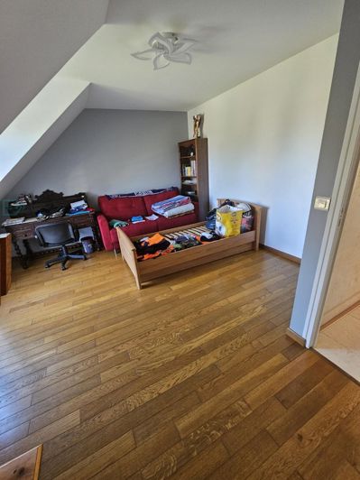 Image No.8-6 Bed House for sale