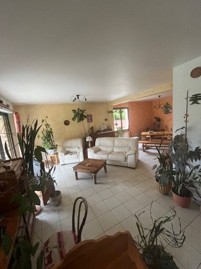 Image No.2-3 Bed House for sale