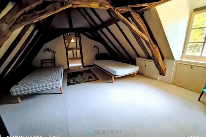 Image No.10-3 Bed Property for sale