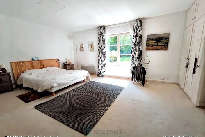 Image No.8-3 Bed Property for sale