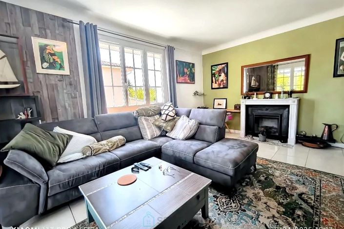Image No.1-4 Bed House for sale