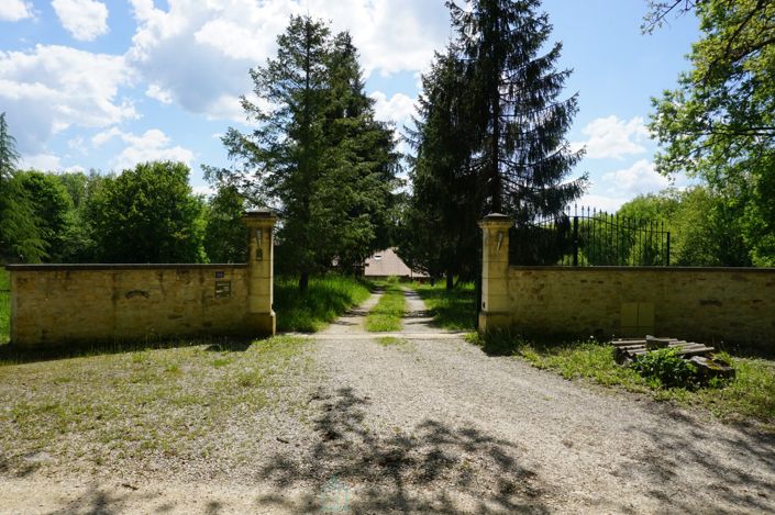 Image No.10-3 Bed Property for sale