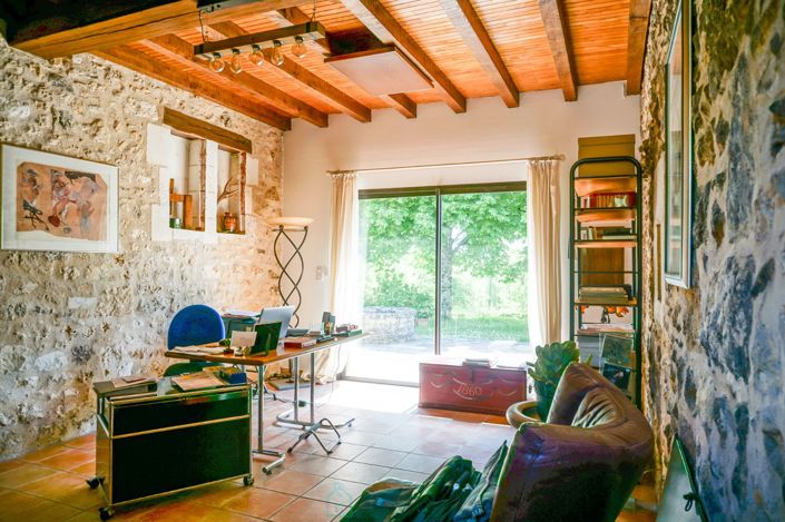 Image No.18-3 Bed Property for sale