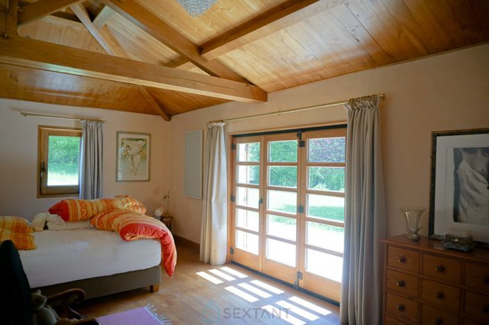 Image No.20-3 Bed Property for sale