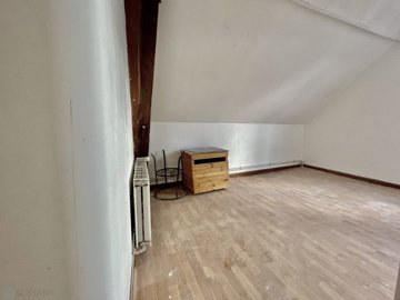 750111656323