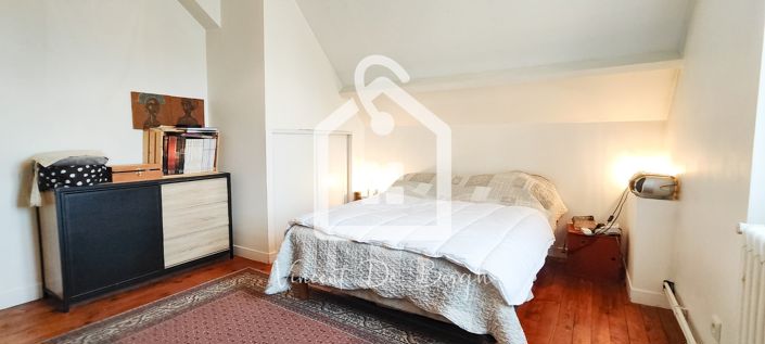 Image No.11-3 Bed Property for sale