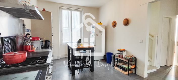 Image No.13-3 Bed Property for sale