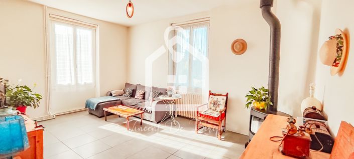 Image No.1-3 Bed Property for sale