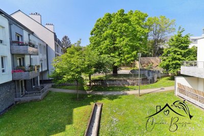 1 - Nantes, Property