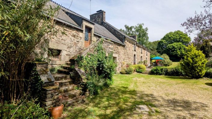 Image No.1-5 Bed Property for sale