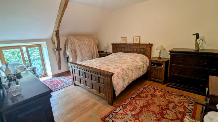 Image No.12-5 Bed Property for sale