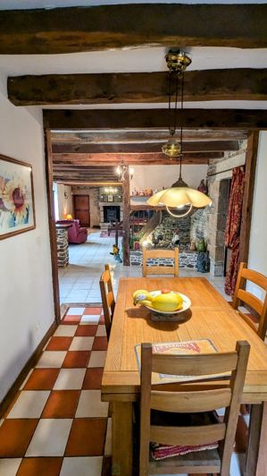 Image No.9-5 Bed Property for sale