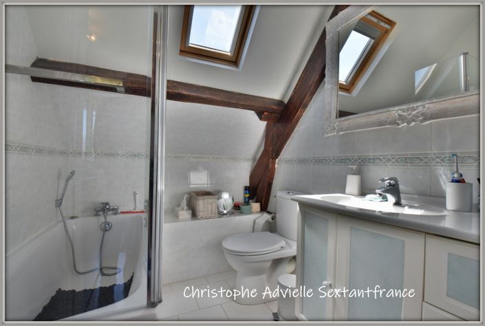 Image No.12-3 Bed Property for sale