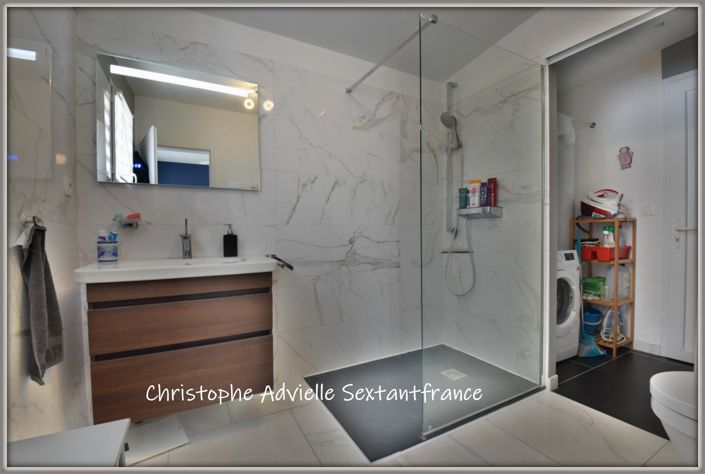 Image No.8-3 Bed Property for sale