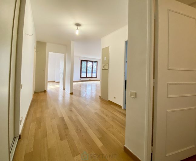 Image No.1-4 Bed Property for sale