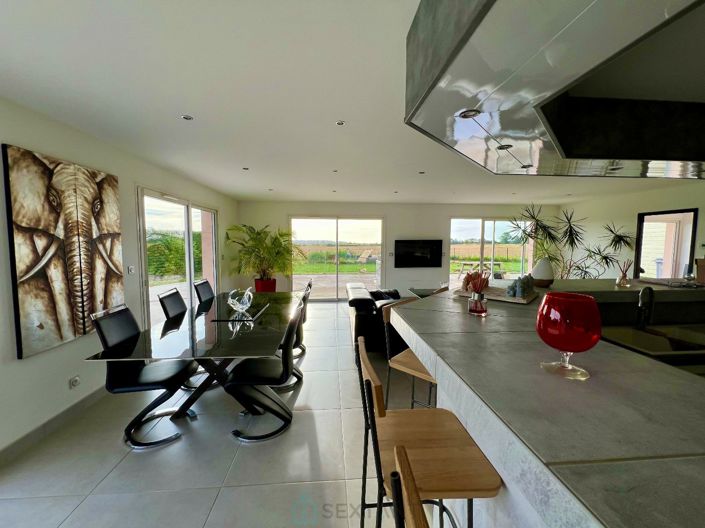 Image No.1-3 Bed House for sale