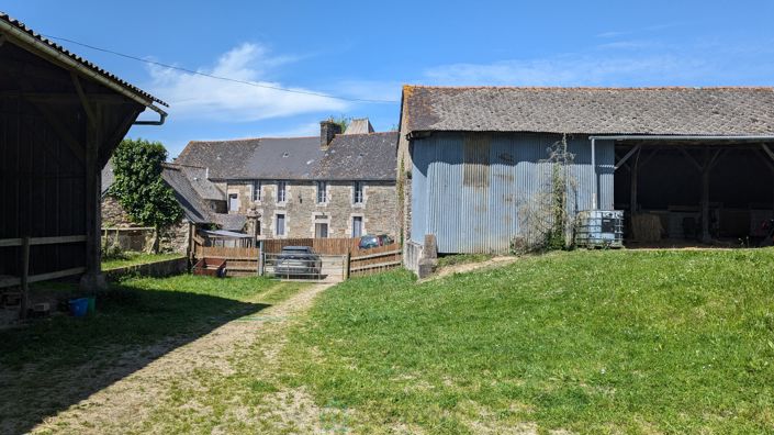 Image No.1-4 Bed Property for sale