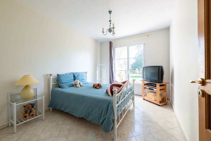 Image No.14-6 Bed House for sale