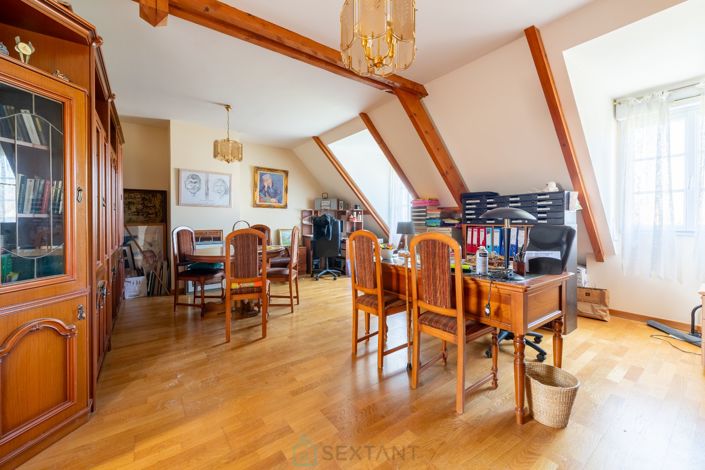 Image No.20-6 Bed House for sale