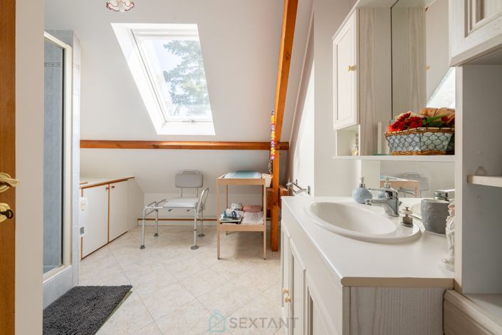 Image No.21-6 Bed House for sale