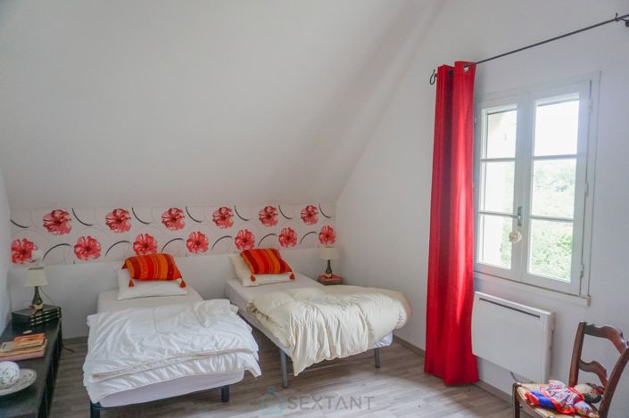 Image No.17-4 Bed Property for sale