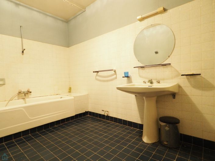 Image No.11-6 Bed Property for sale