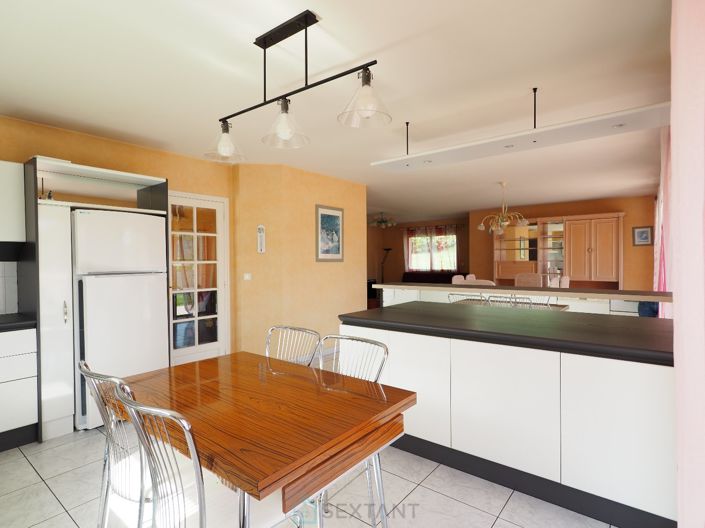 Image No.6-4 Bed House for sale