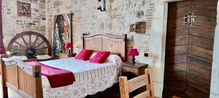 Image No.4-8 Bed Property for sale