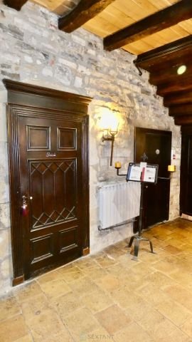 Image No.7-8 Bed Property for sale