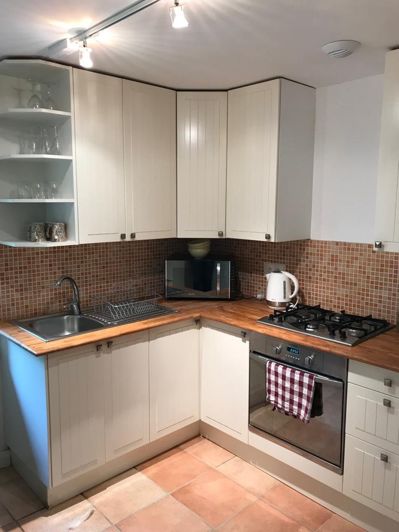 Image No.15-6 Bed Property for sale