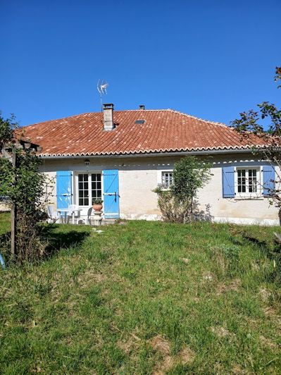 Tocane-Saint-Apre, Property