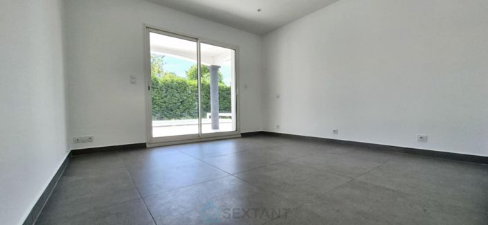 Image No.10-4 Bed Villa for sale