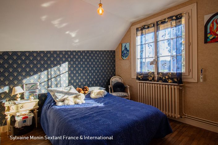 Image No.12-3 Bed Property for sale