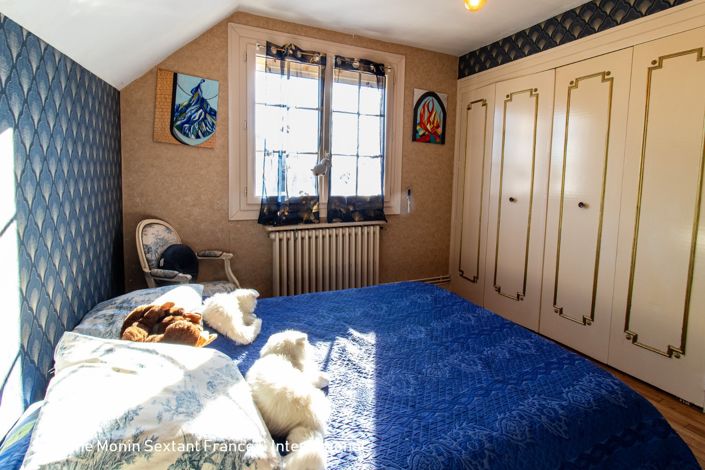 Image No.13-3 Bed Property for sale