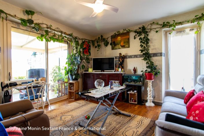 Image No.8-3 Bed Property for sale