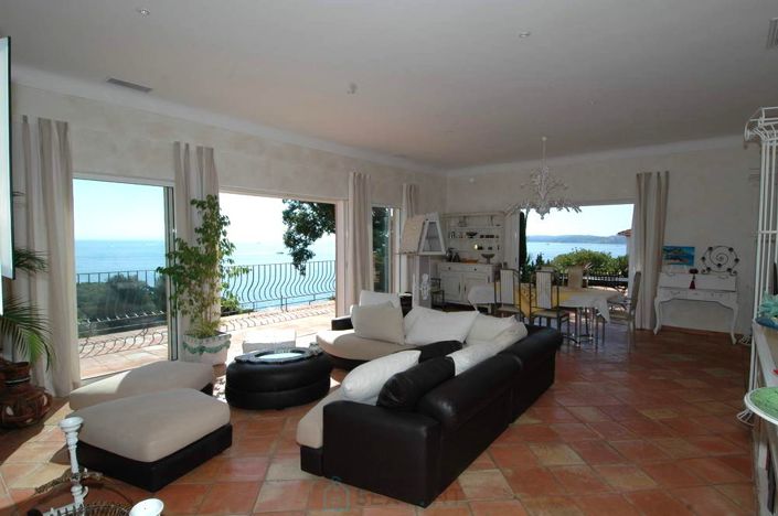 Image No.3-7 Bed Villa for sale