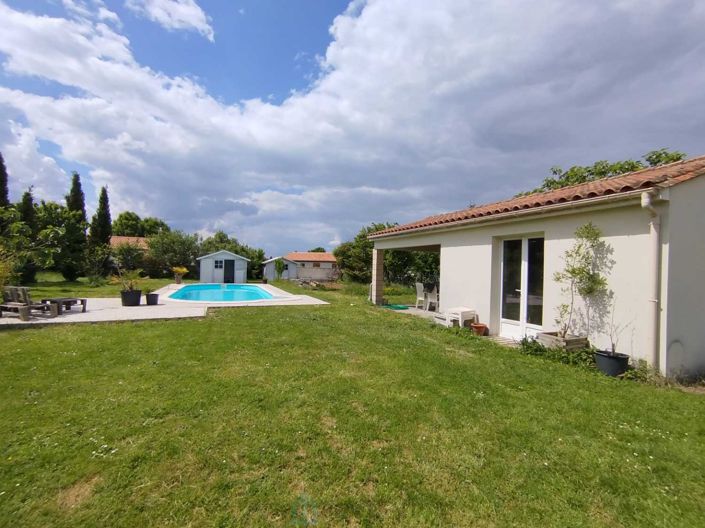 Image No.11-3 Bed House for sale