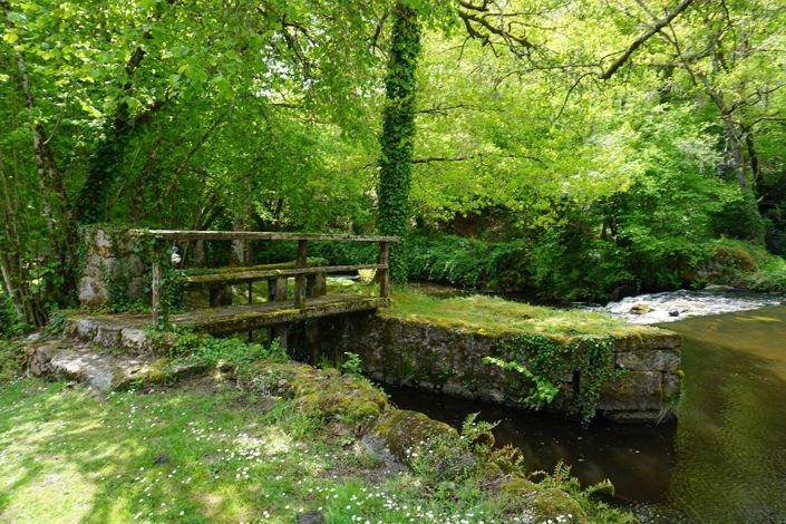 Image No.12-15 Bed Property for sale