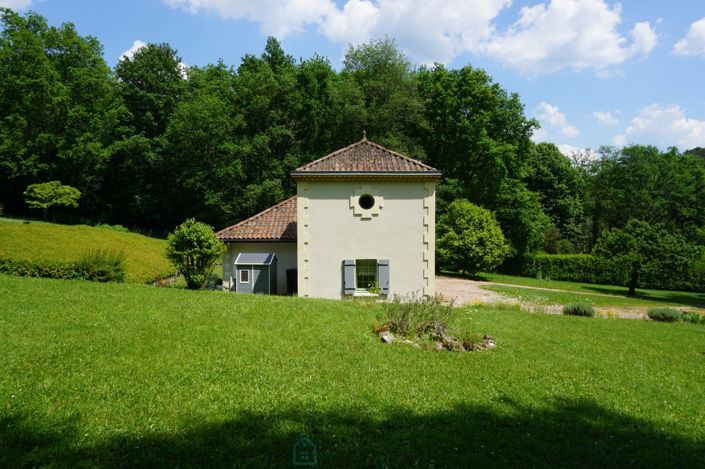 Image No.4-4 Bed Property for sale