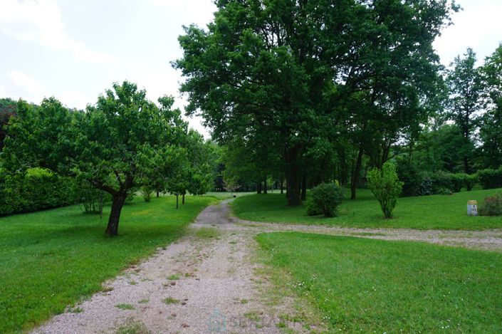 Image No.8-4 Bed Property for sale