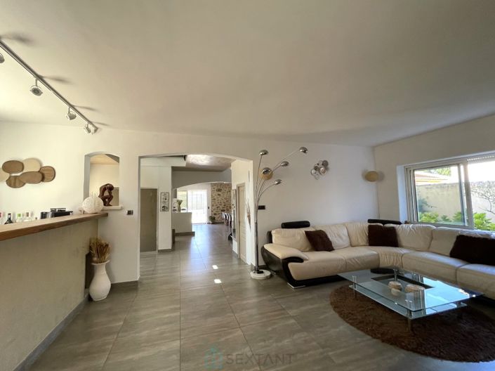 Image No.10-4 Bed Villa for sale