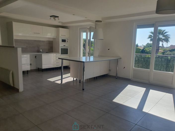 Image No.1-3 Bed Property for sale