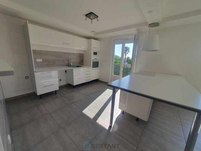 Image No.4-3 Bed Property for sale