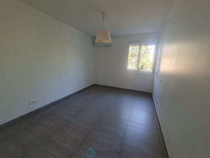 Image No.8-3 Bed Property for sale