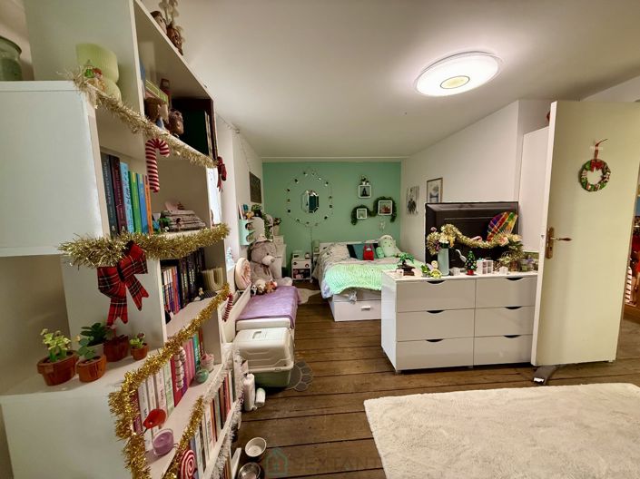 Image No.11-10 Bed House for sale