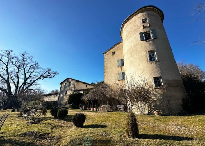 Image No.1-16 Bed Chateaux for sale