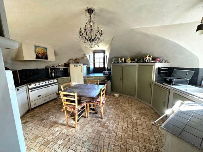 Image No.14-16 Bed Chateaux for sale