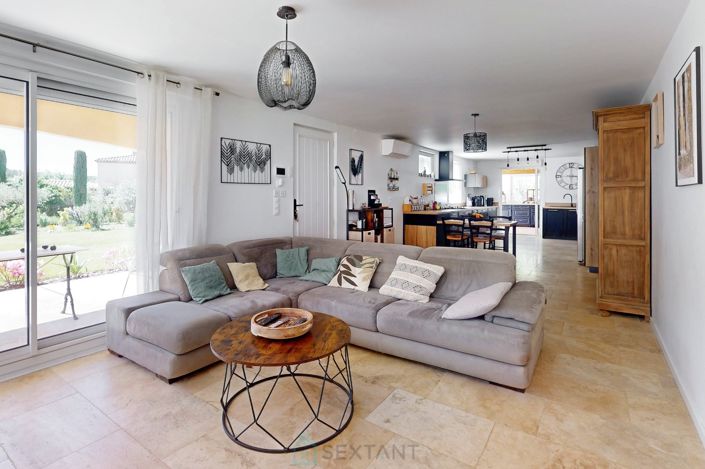 Image No.10-5 Bed Villa for sale